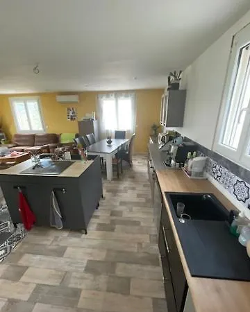 Chez Chantal בית אירוח